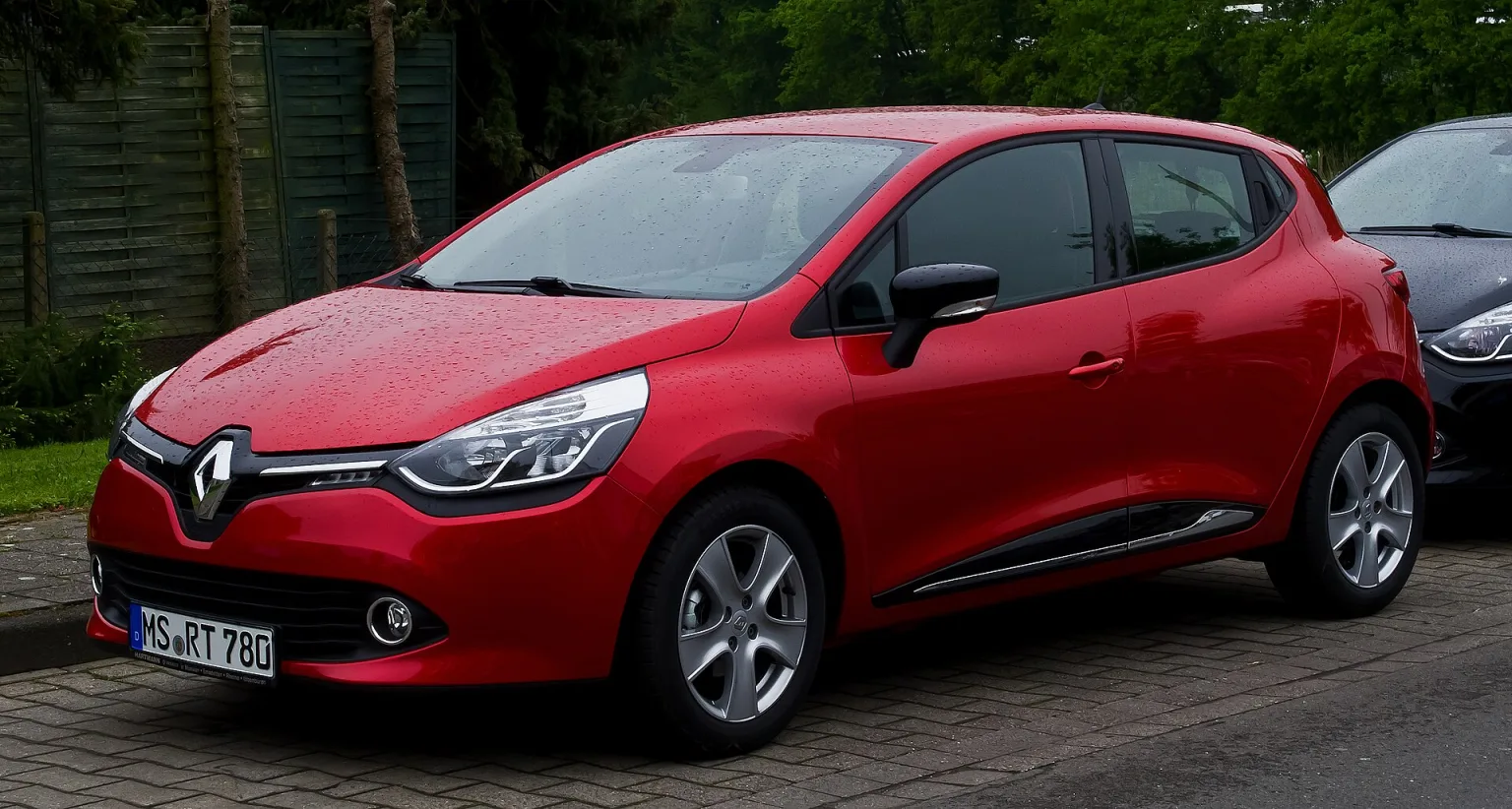Renault Clio IV TCe 90 Luxe, front view, 2013