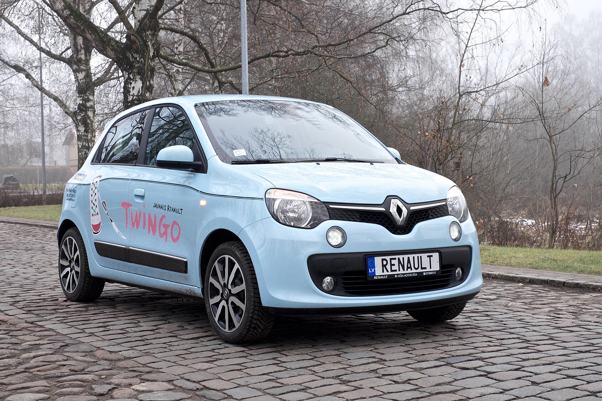 2014 Renault Twingo, third generation, front view