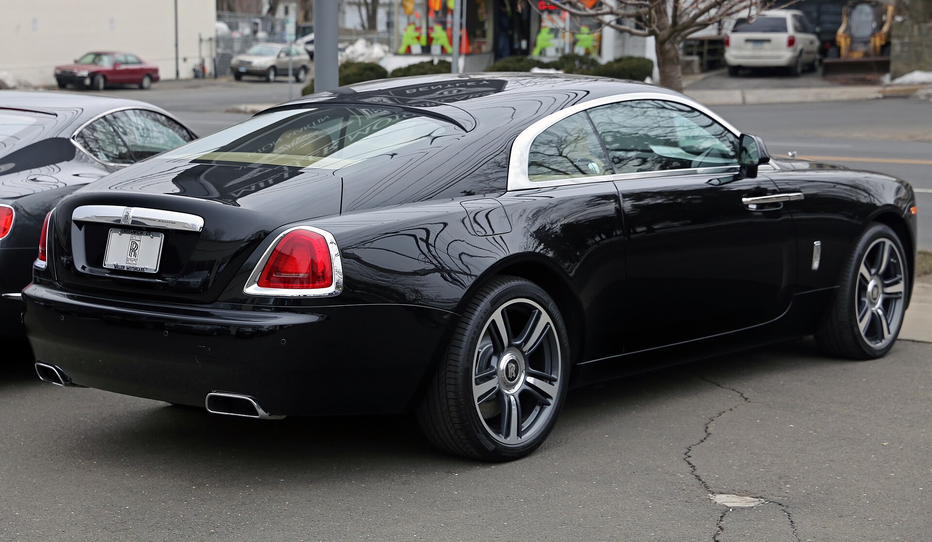 2014 Rolls-Royce Wraith in diamond black