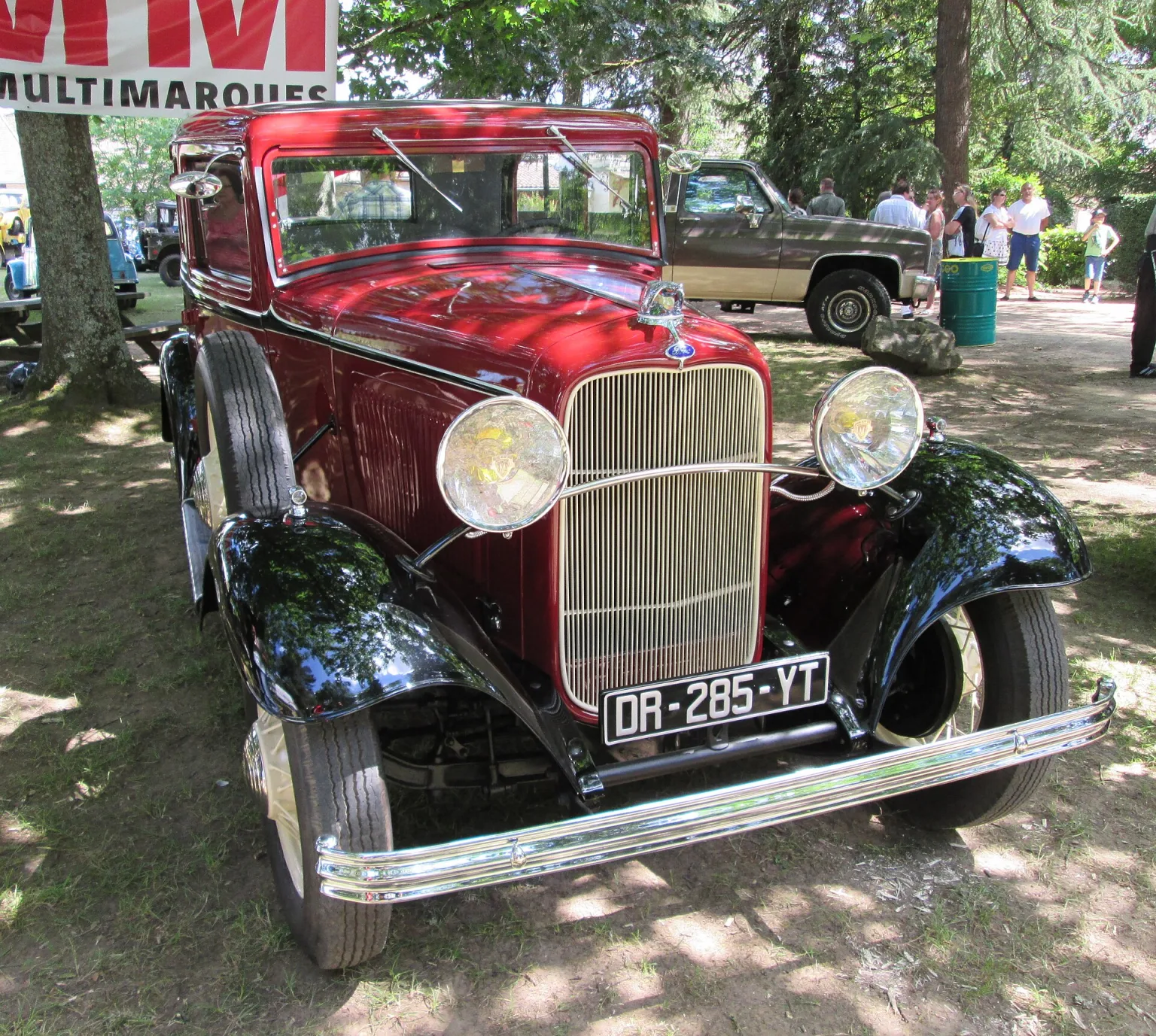 Ford Model B 1932, classic car similar to Simon Cowell's in Beverly Hills.