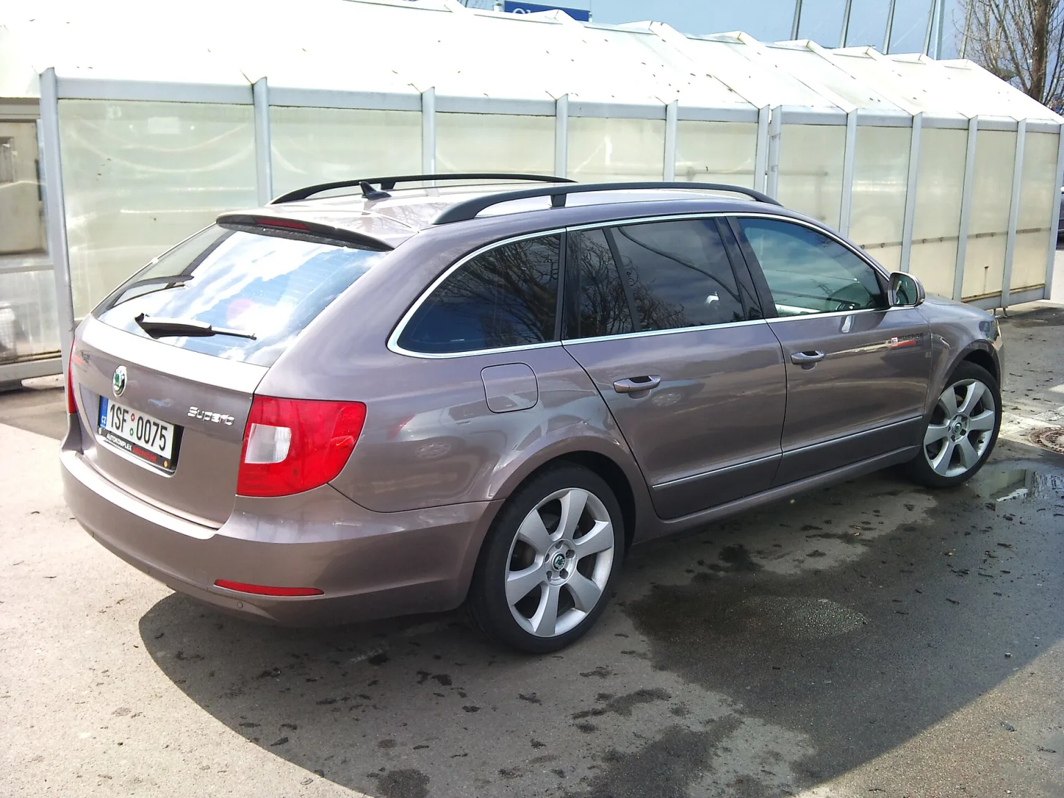 Skoda Superb Combi, estate version from the correct generation.