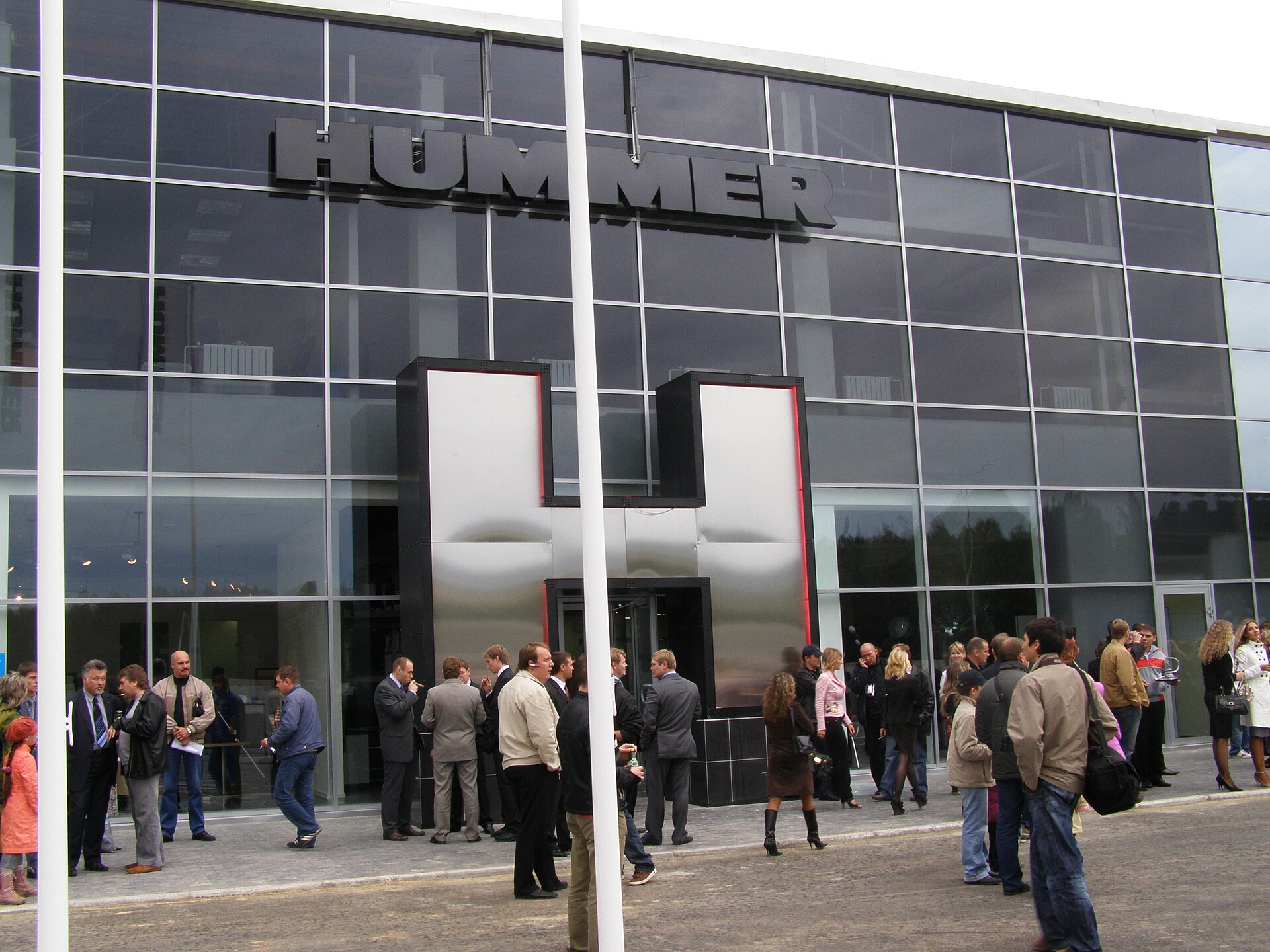 Hummer H2 parked outdoors