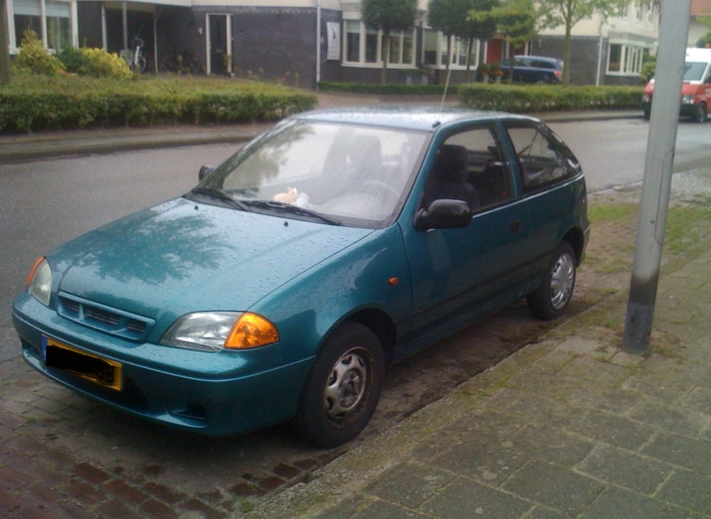 Suzuki Swift third generation in green