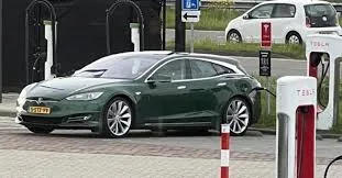 Tesla Model S wagon digital render