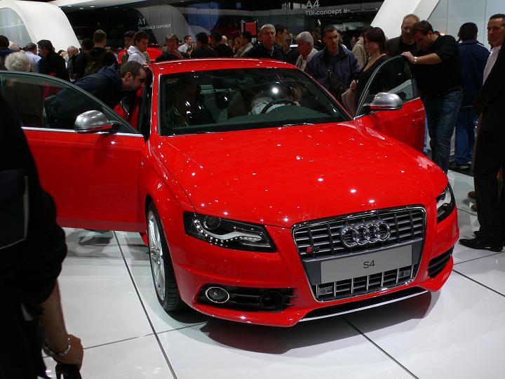 Audi S4 B8 front view