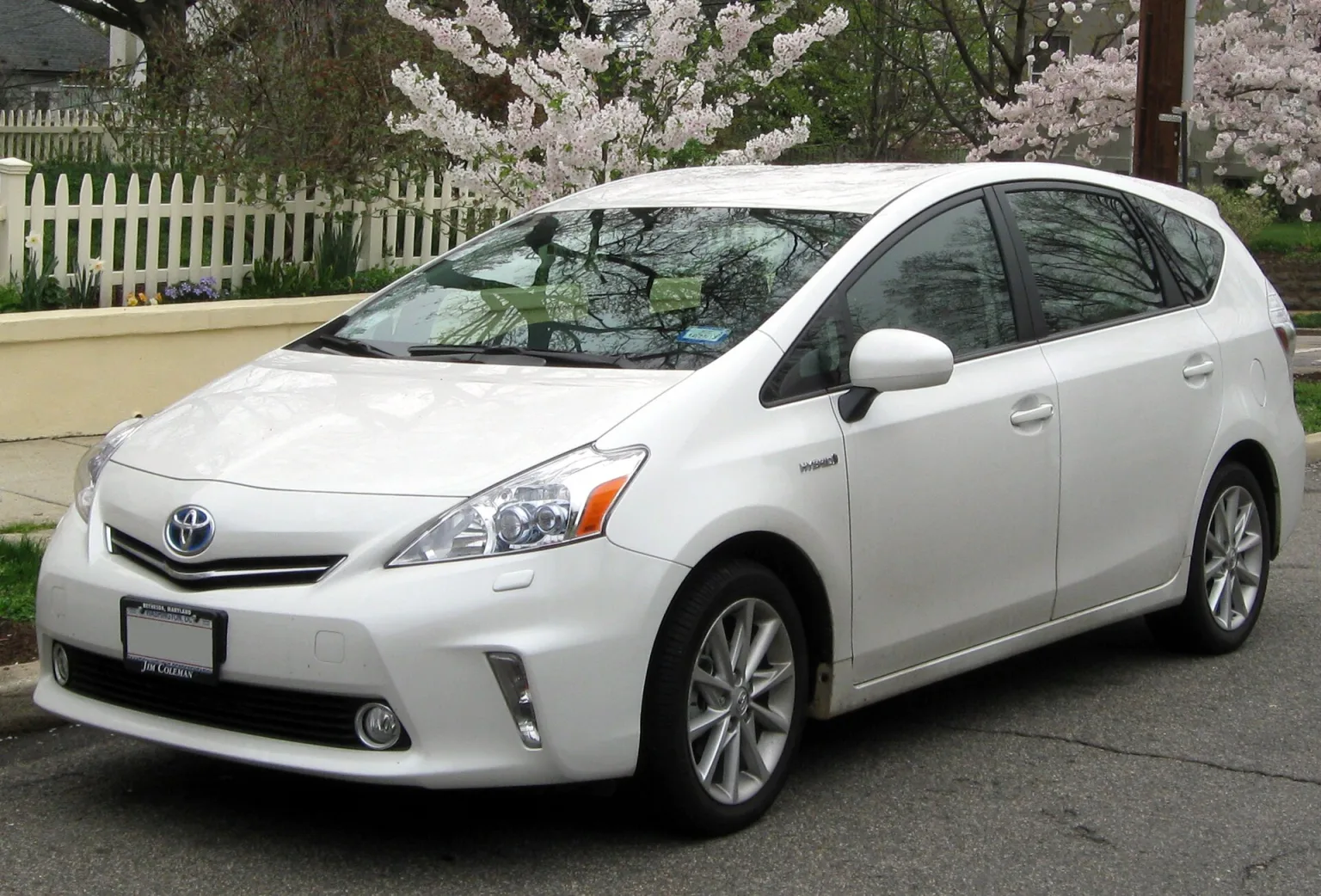 2012 Toyota Prius v, the MPV version previewed in the 2010 article.