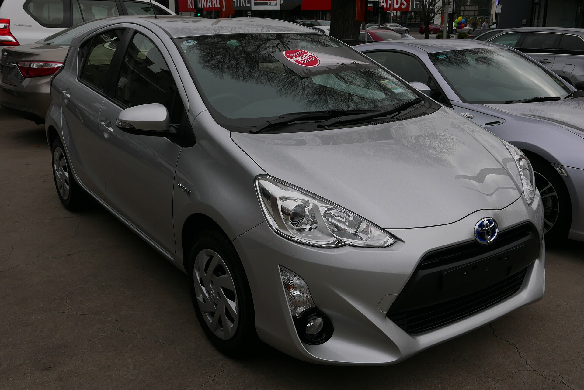 2015 Toyota Prius c (NHP10R MY15) hatchback