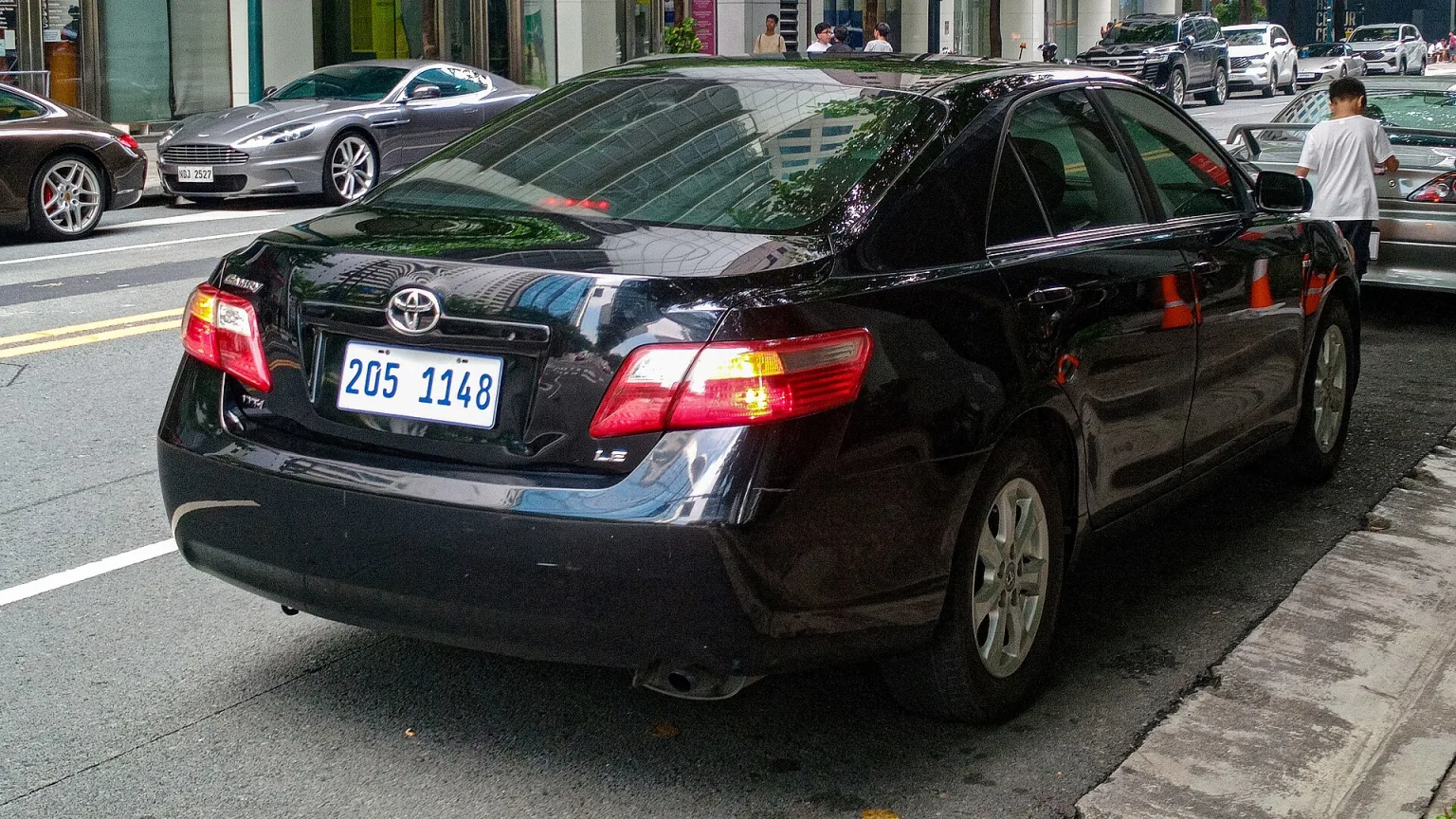 Toyota Camry XV40 LE, rear right view