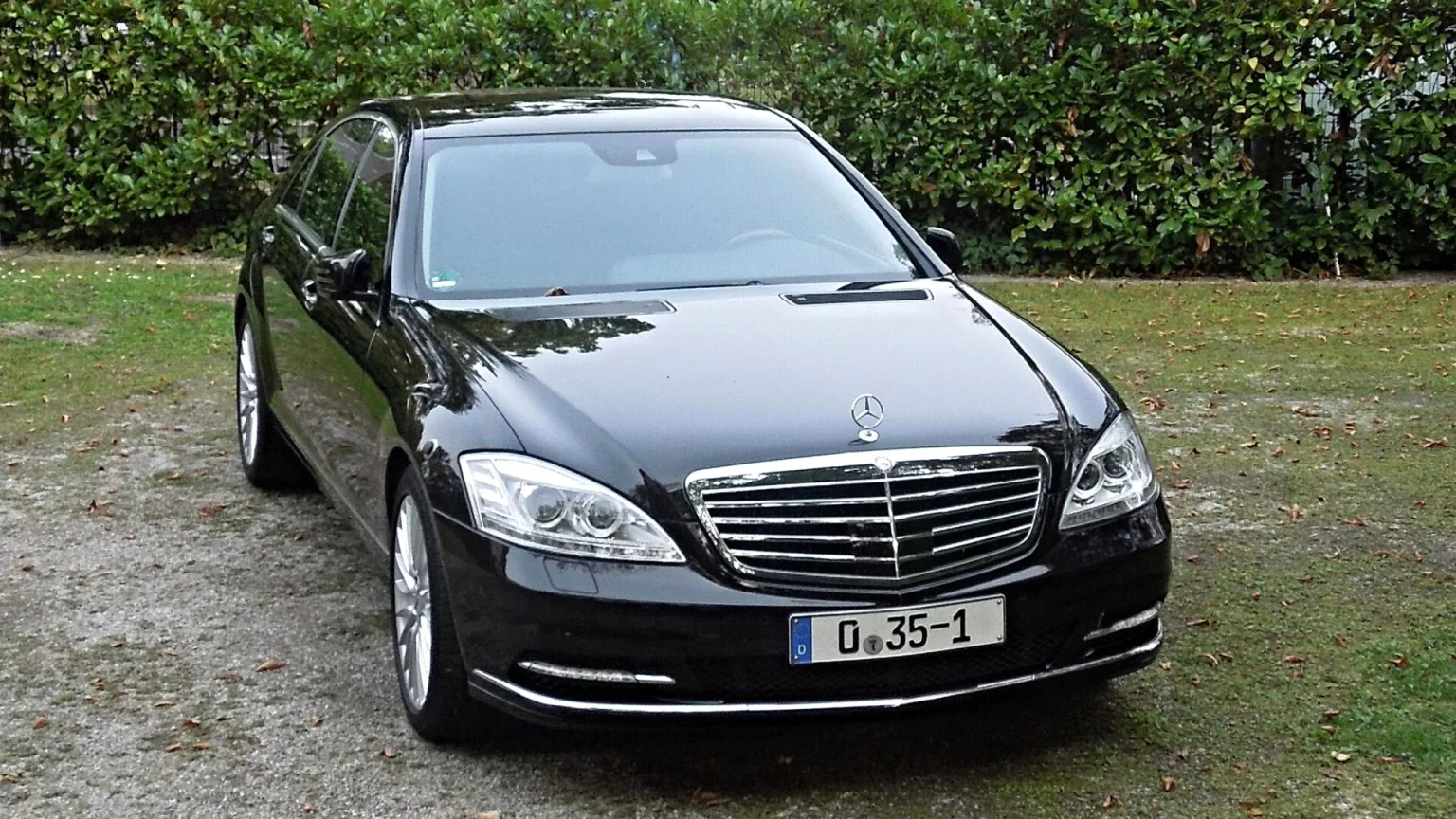 Mercedes-Benz S-Class saloon, W221 generation (2005–2013)