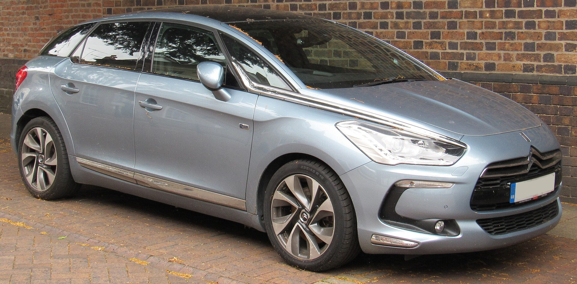 2013 Citroen DS5 DSport HYbrid4 2.0 Front