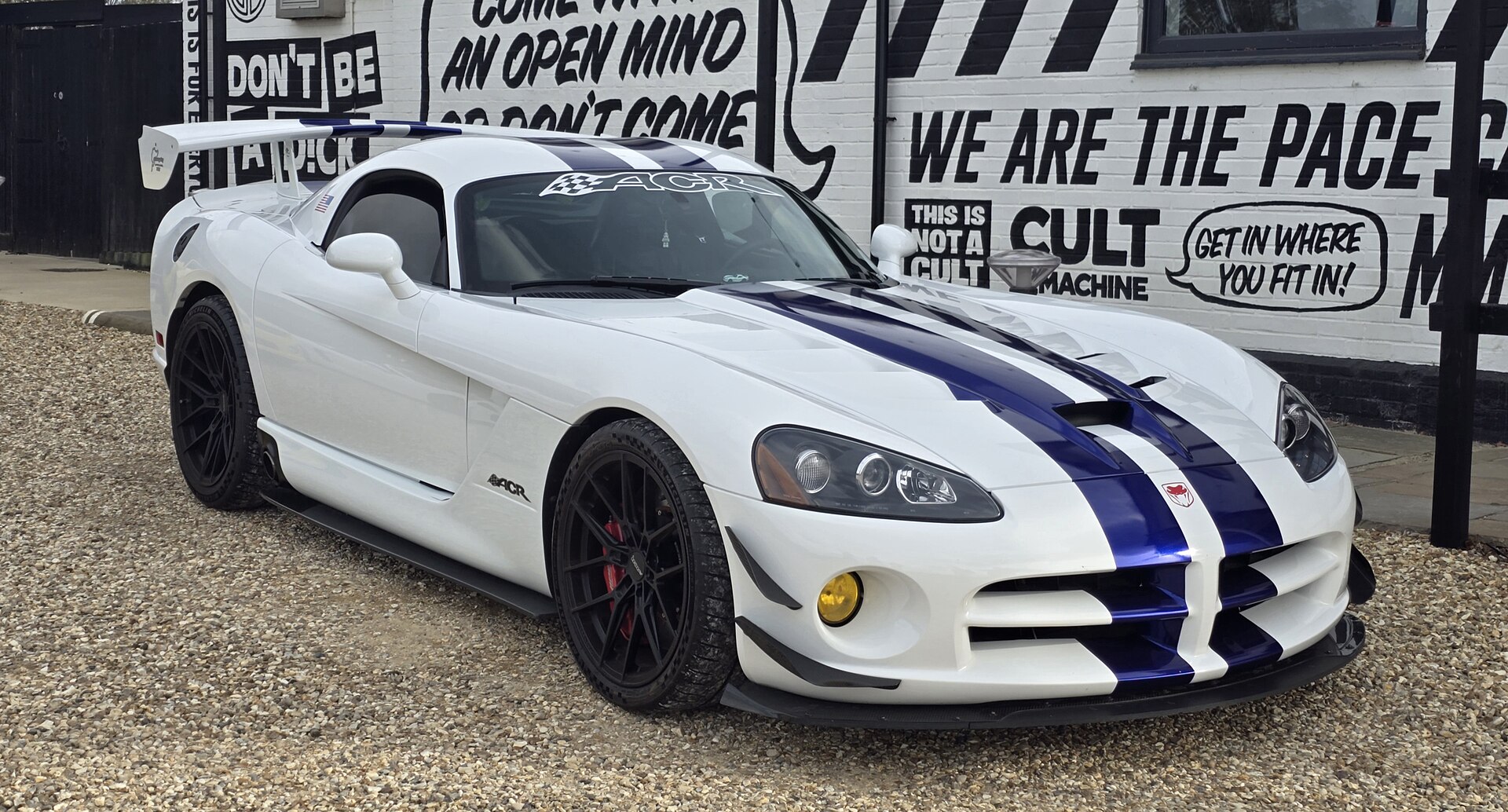 2009 Dodge Viper ACR, the track-focused Viper variant.