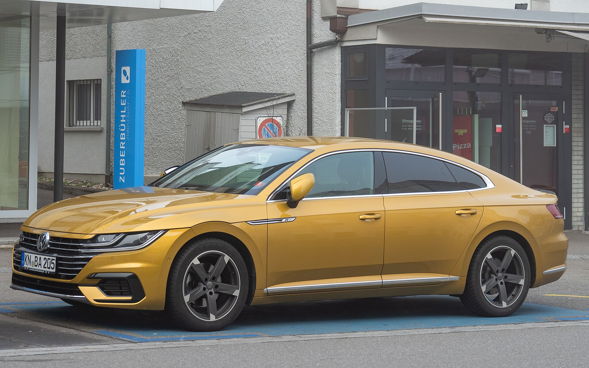 Volkswagen Arteon fastback sedan, first generation