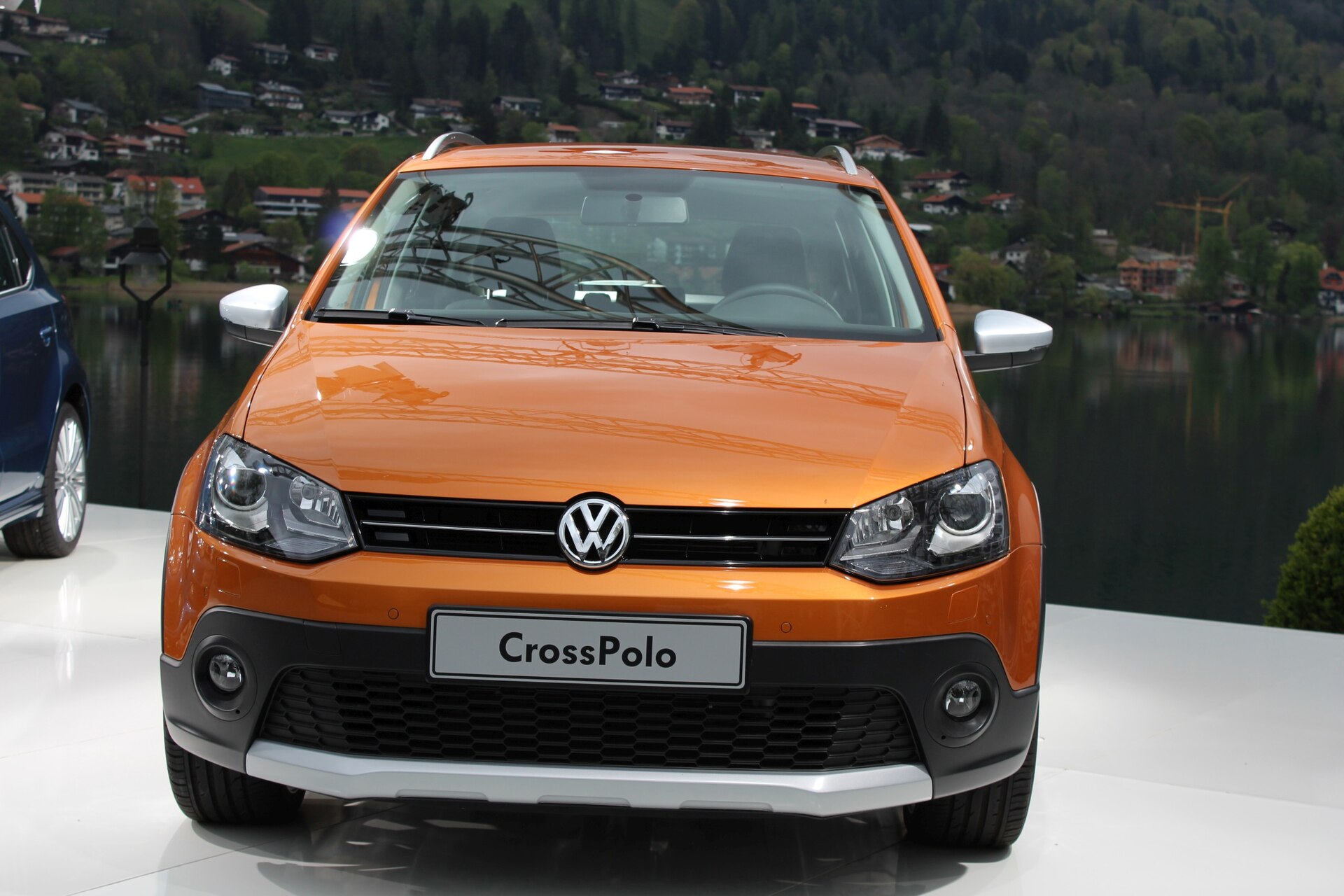 2014 Volkswagen CrossPolo facelift, front view