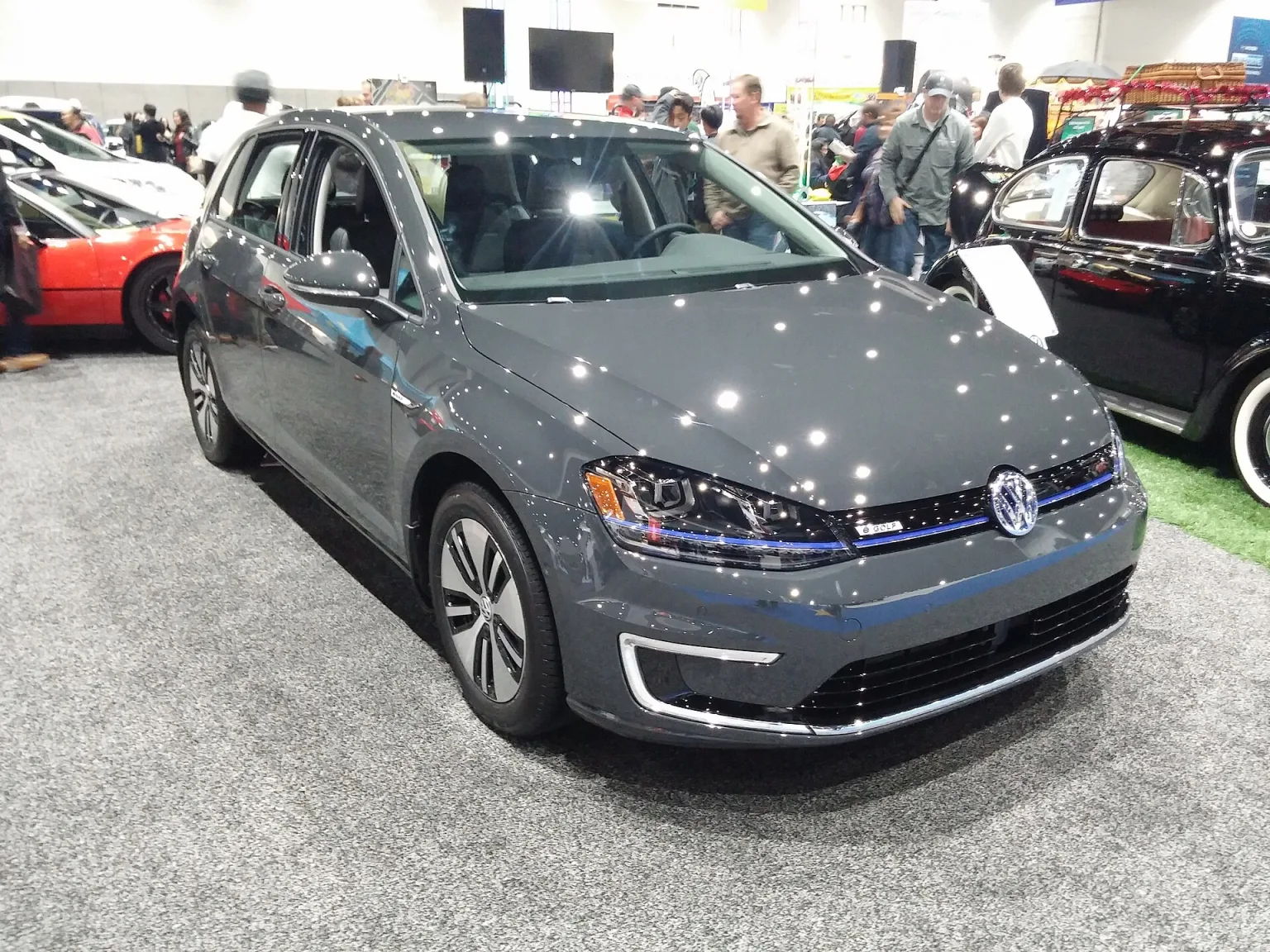 2017 Volkswagen e-Golf hatchback