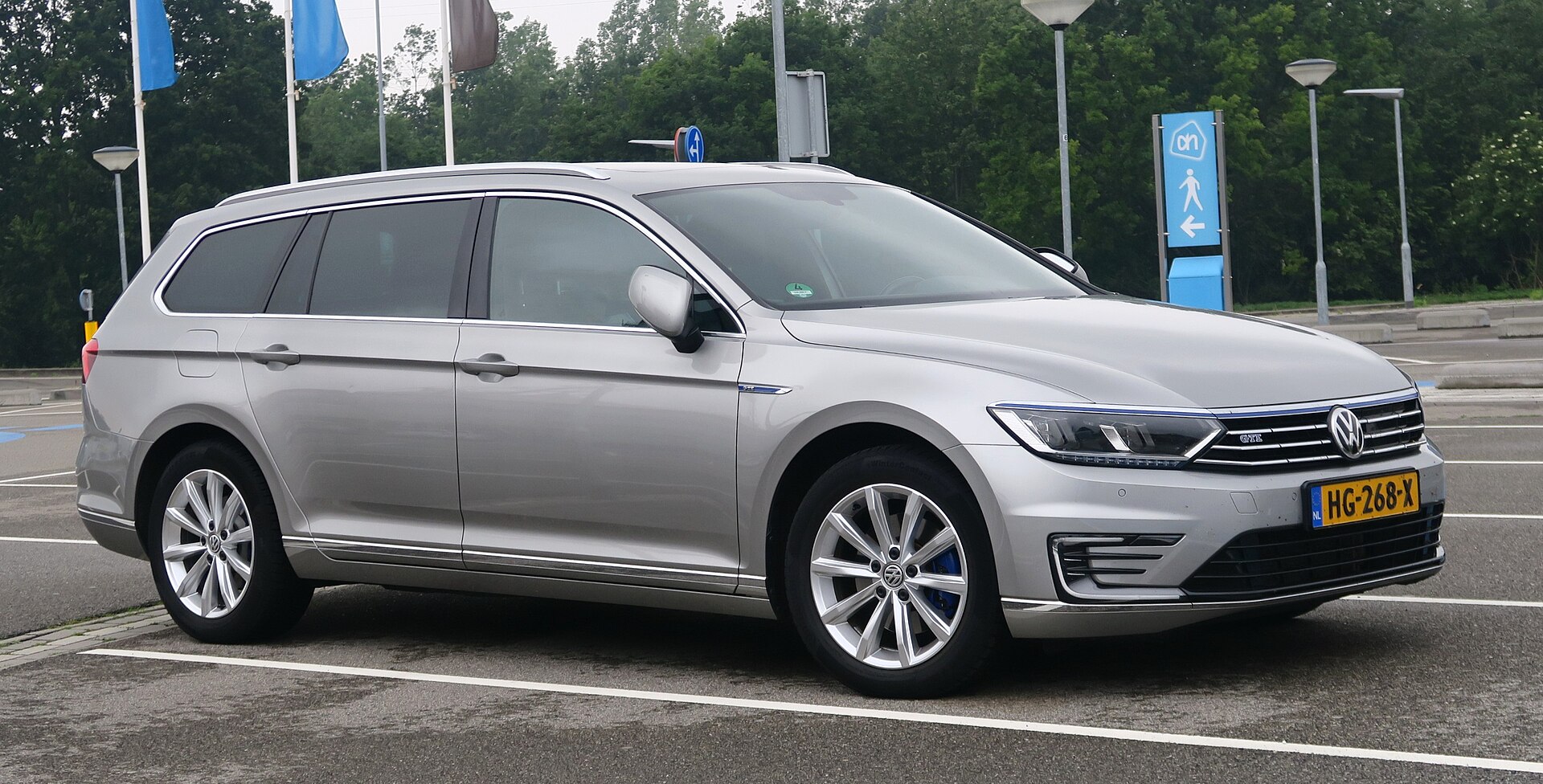 Volkswagen Passat BlueMotion, photographed in Kerkrade.