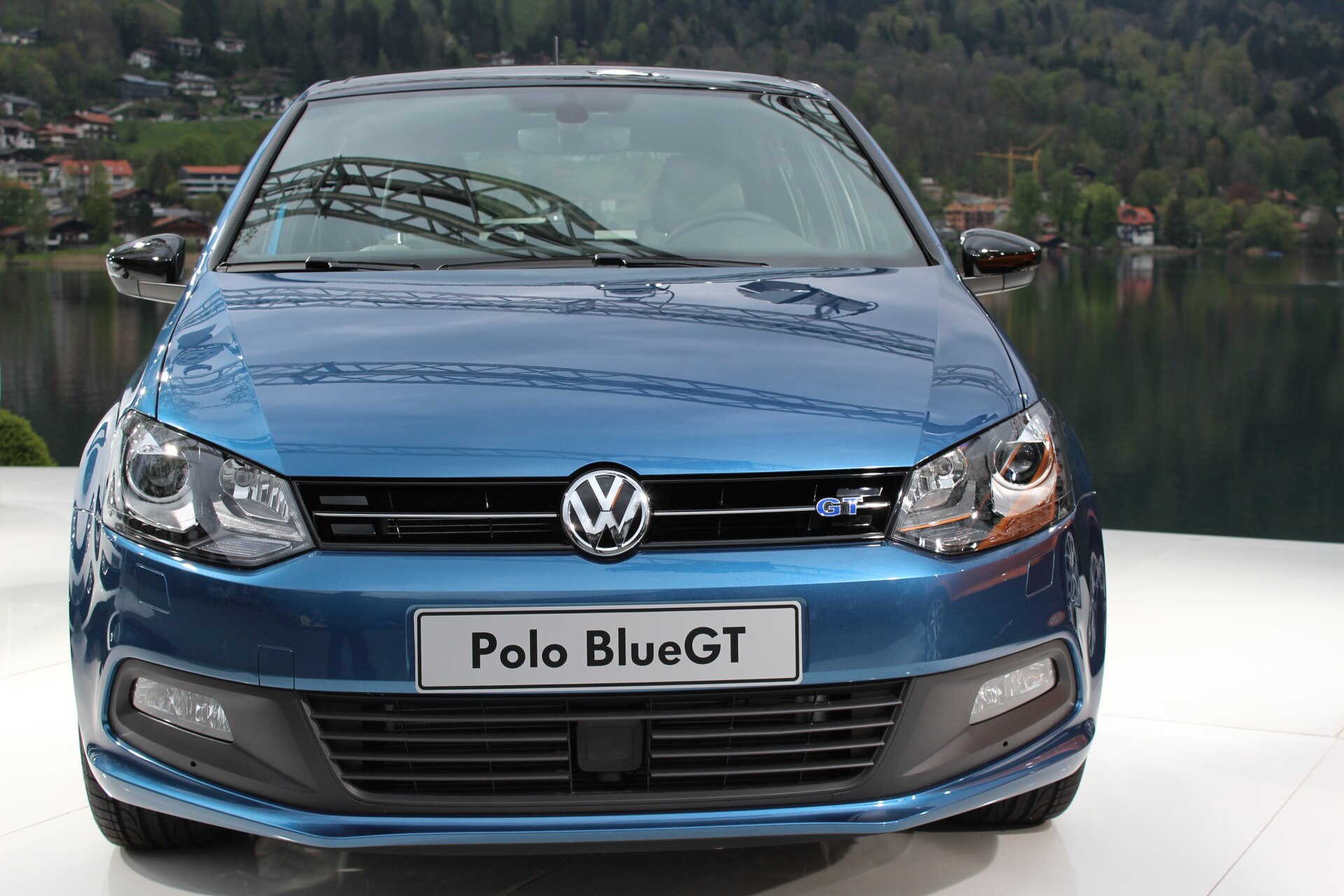2014 Volkswagen Polo BlueGT front view