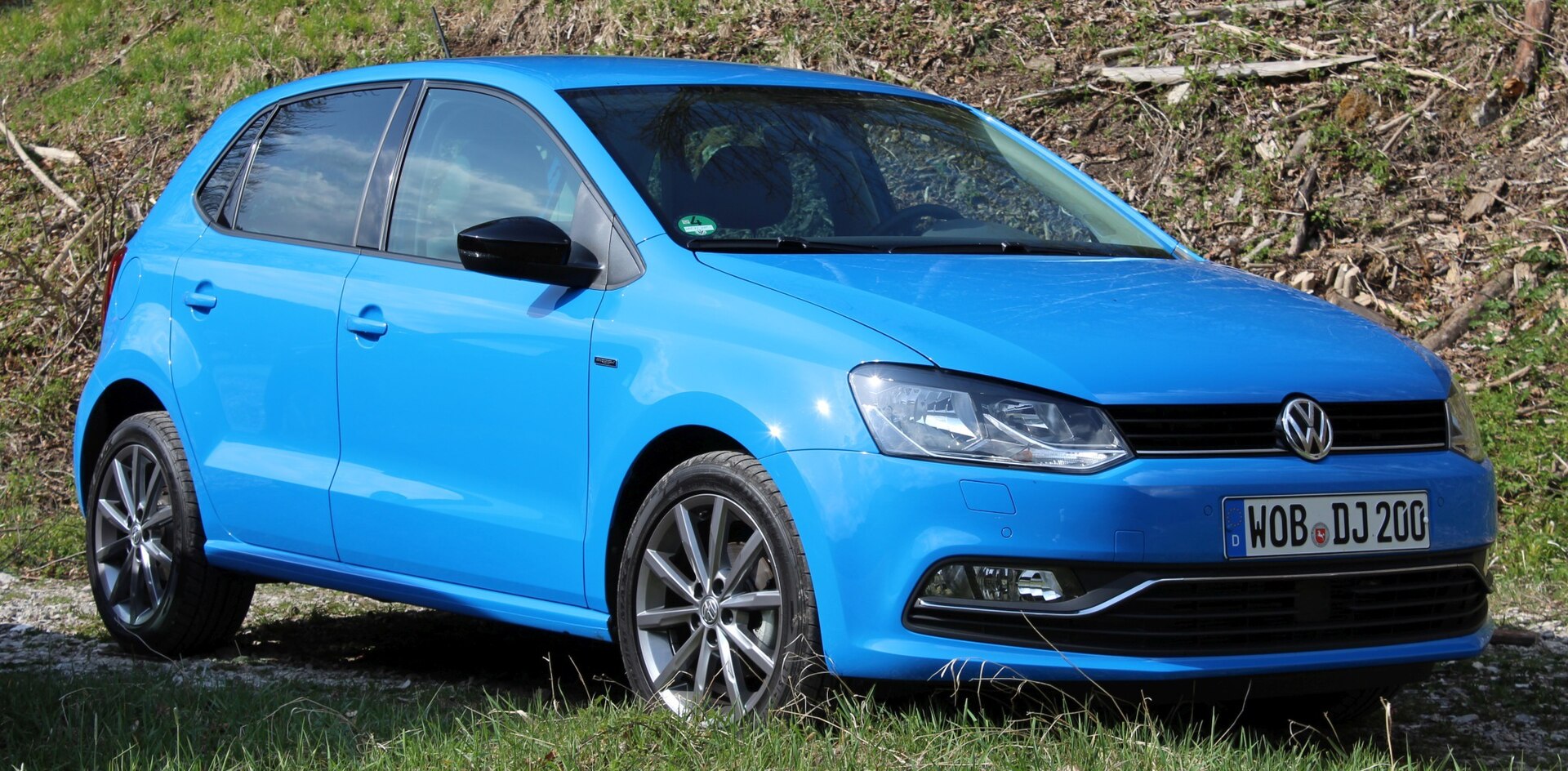 2014 Volkswagen Polo facelift front view