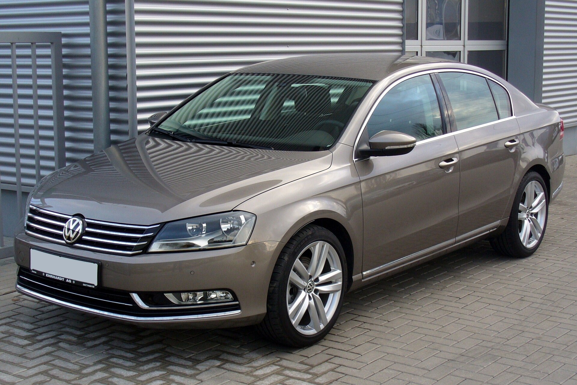 Volkswagen Passat B7 2.0 TDI Highline in Kaschmirbraun
