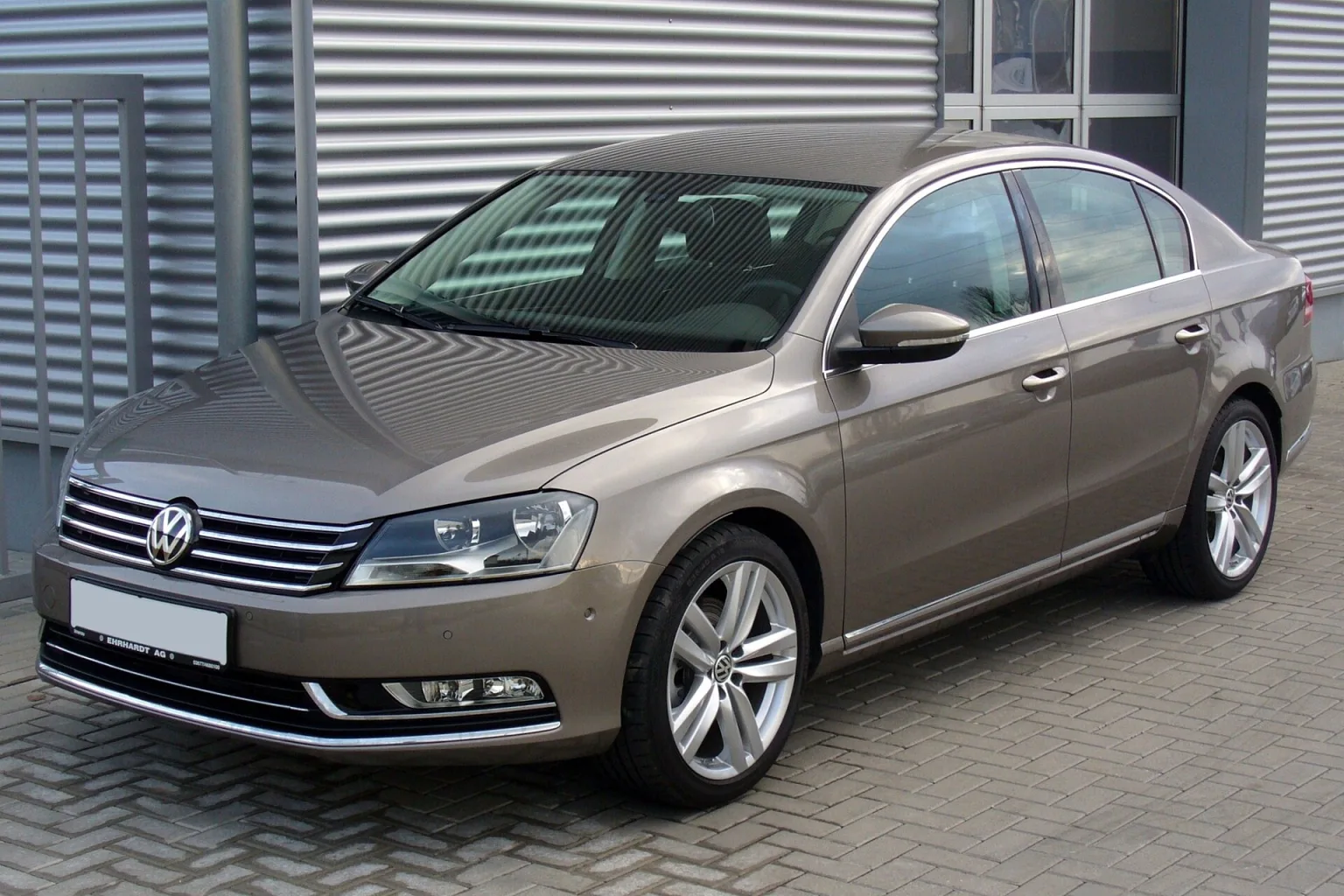 Volkswagen Passat B7 2.0 TDI Highline in Kaschmirbraun