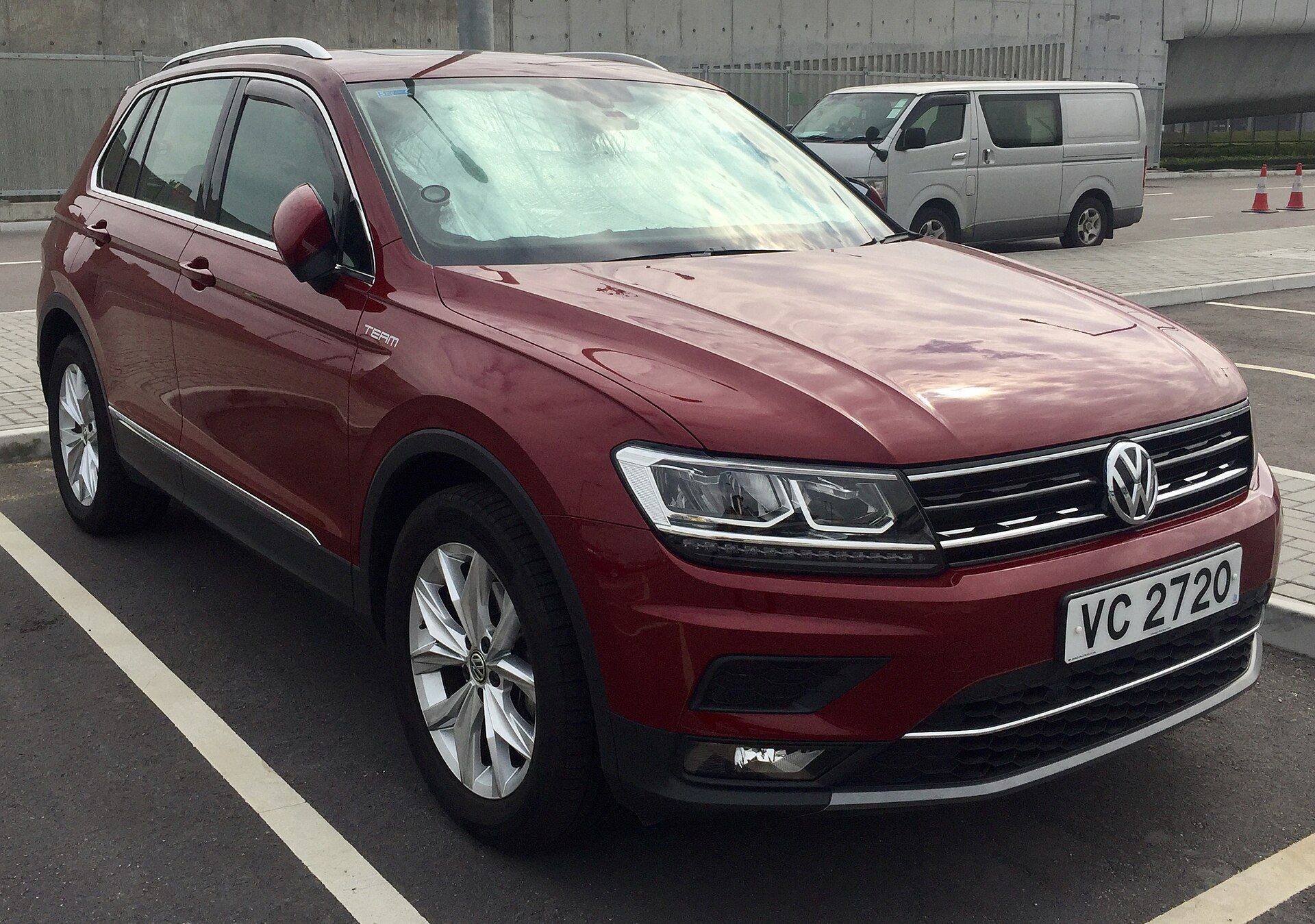 2018 Volkswagen Tiguan 280 TSI, second generation, front view