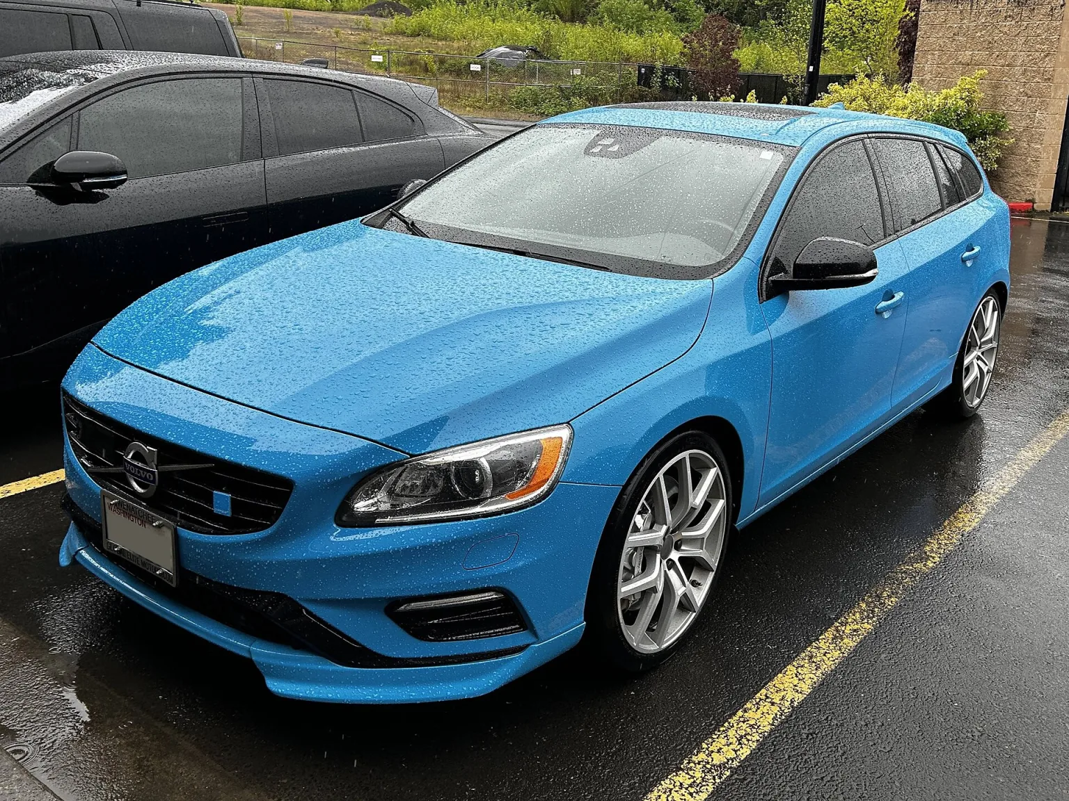 2016 Volvo V60 Polestar, a Volvo vehicle from the article's period.