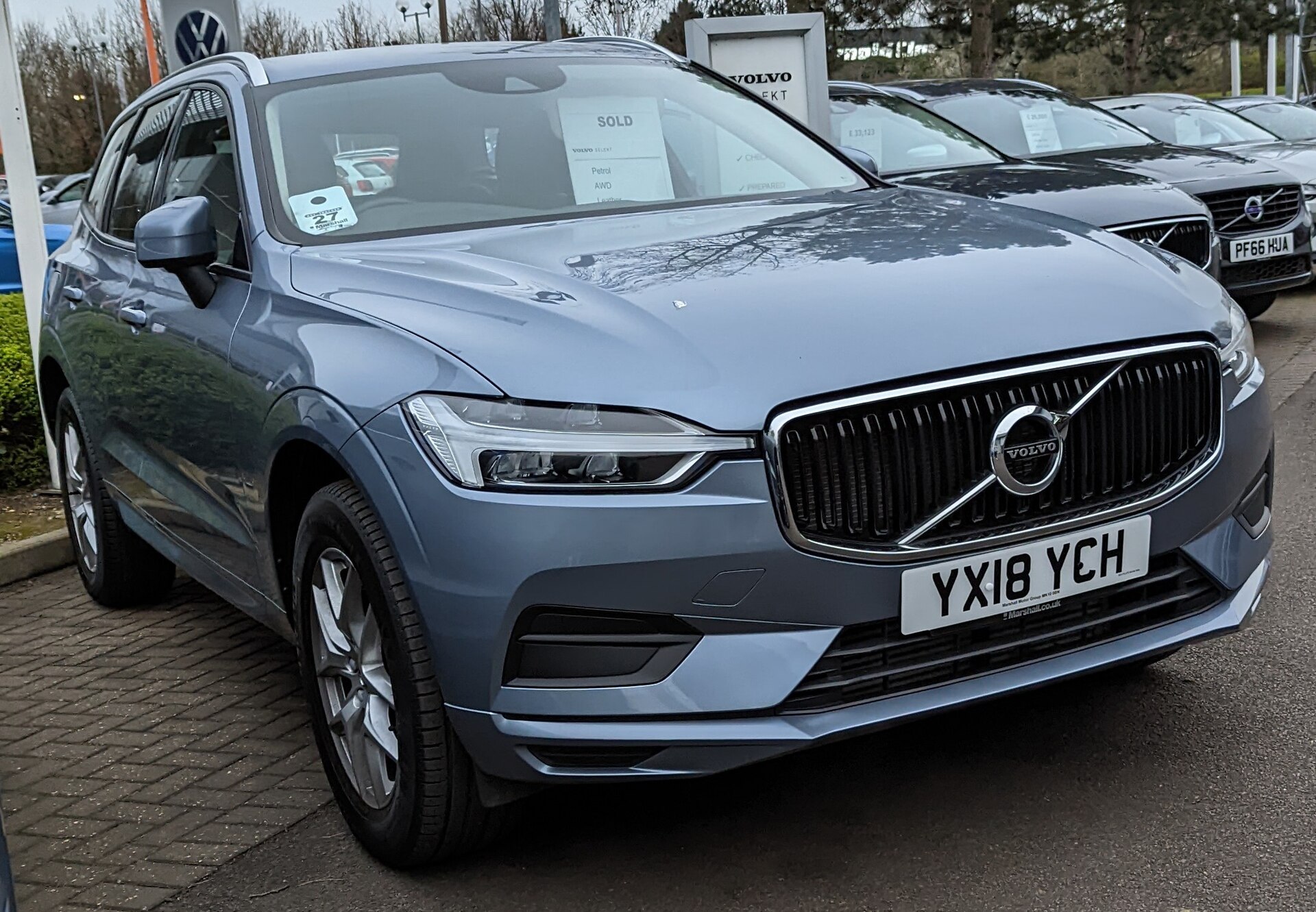 2018 Volvo XC60 Momentum T5 AWD Auto