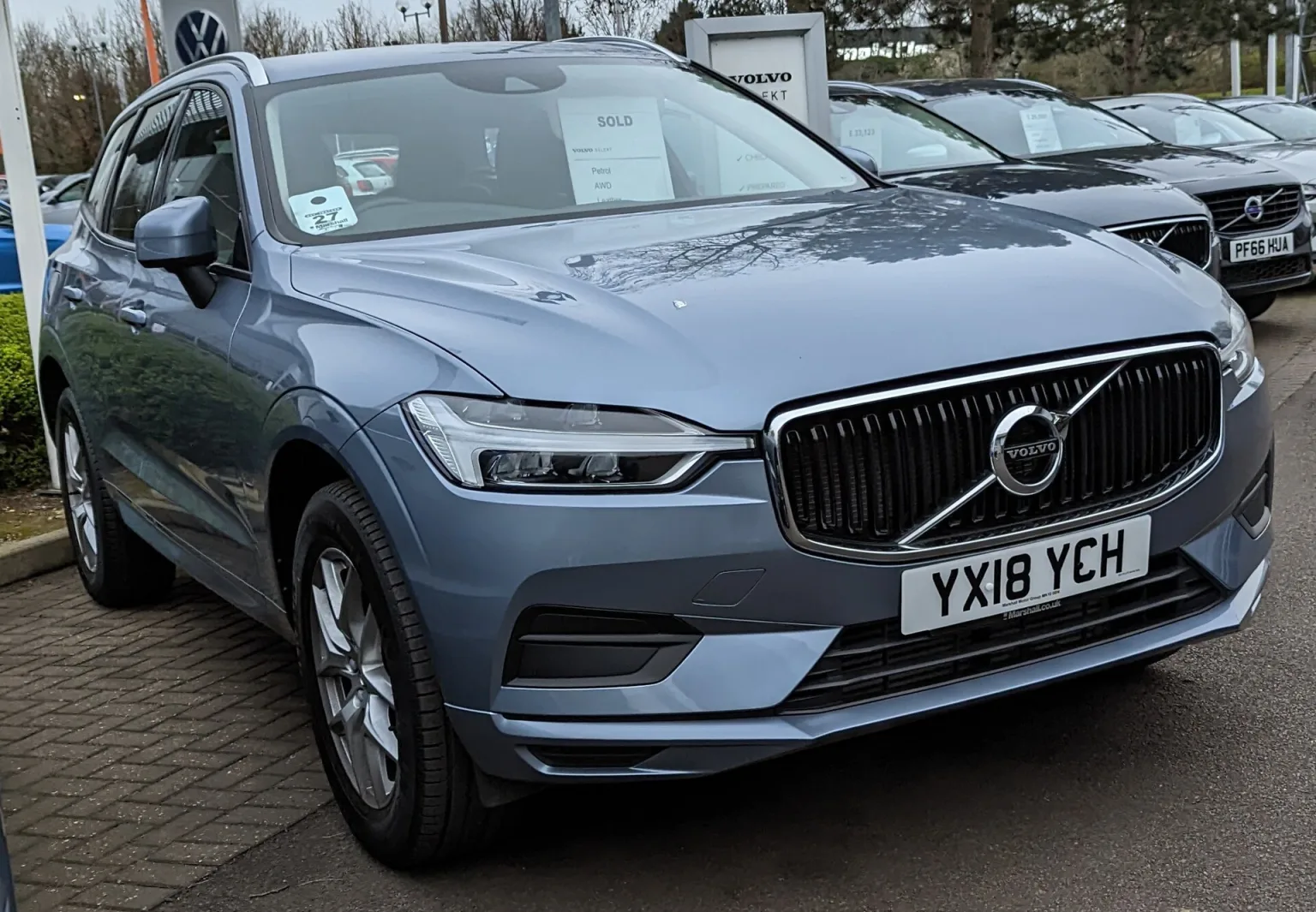 2018 Volvo XC60 Momentum T5 AWD Auto