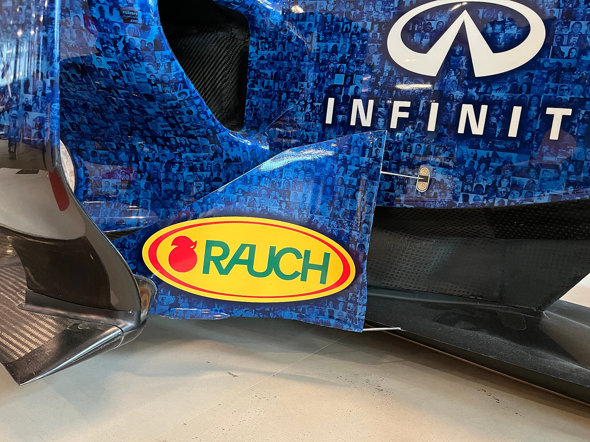 Red Bull Racing RB8, Webber Faces-For-Charity-Edition