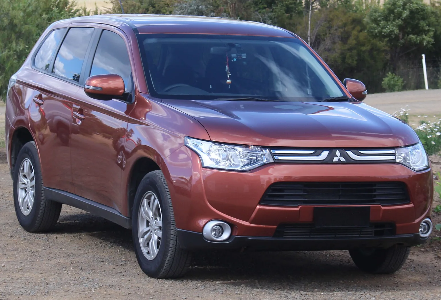 2013 Mitsubishi Outlander LS wagon