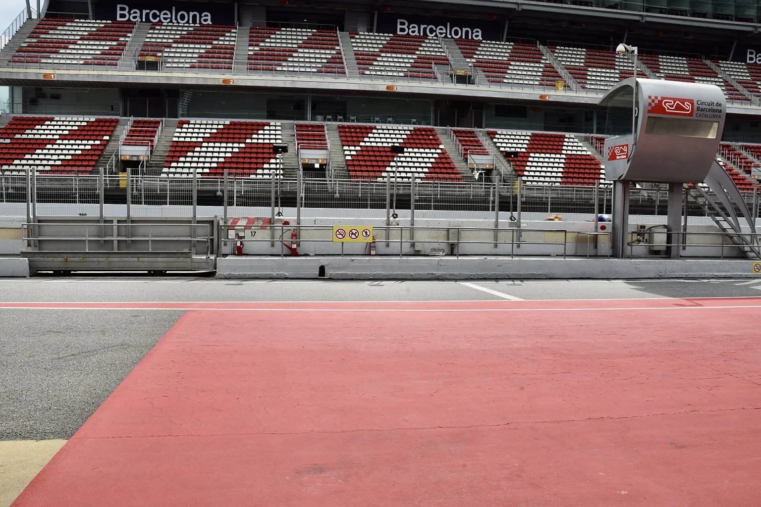 A view of Circuit de Barcelona-Catalunya grandstands and track