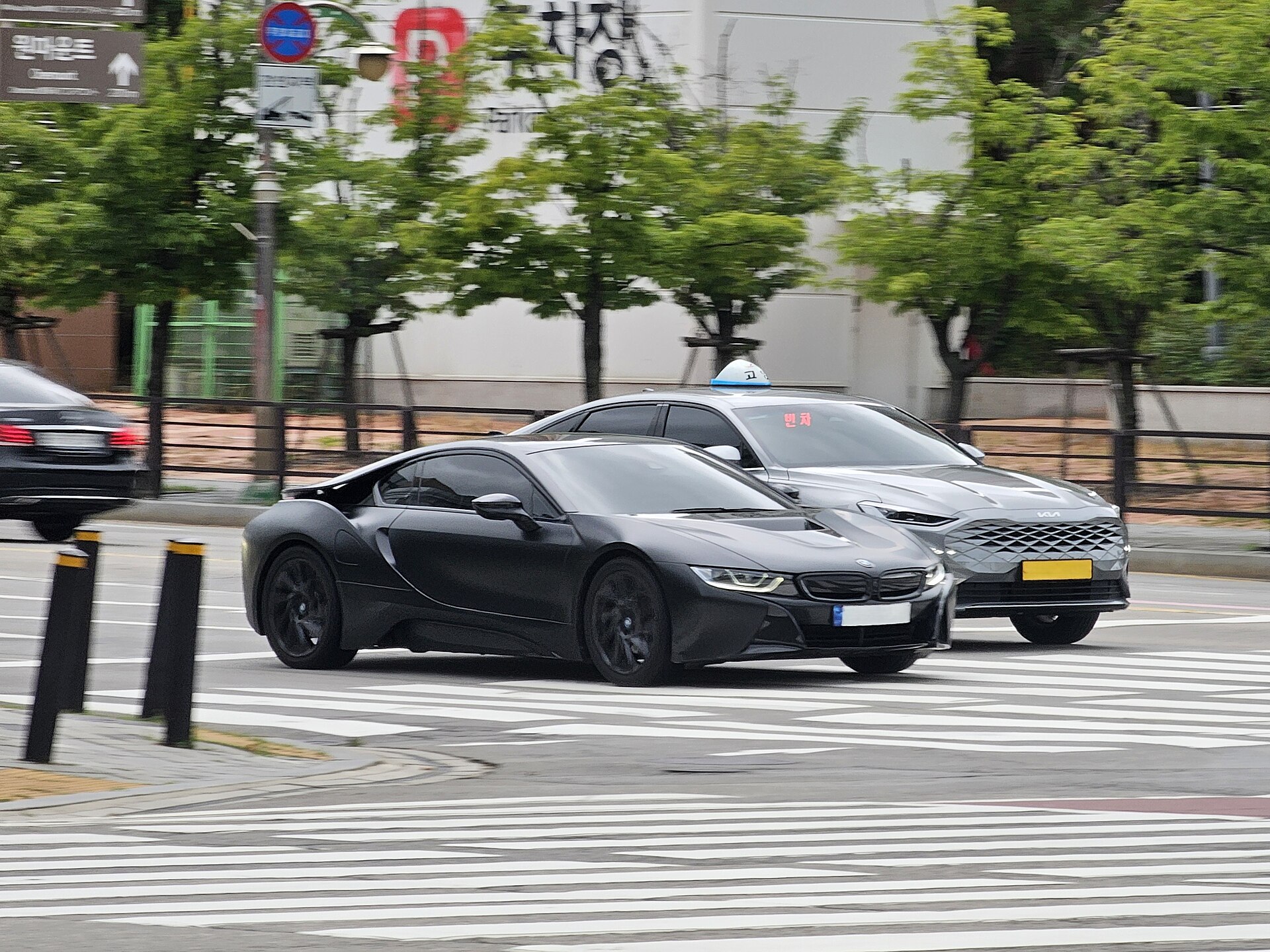 BMW i8 (I12) Frozen Black Edition Protonic Frozen Black