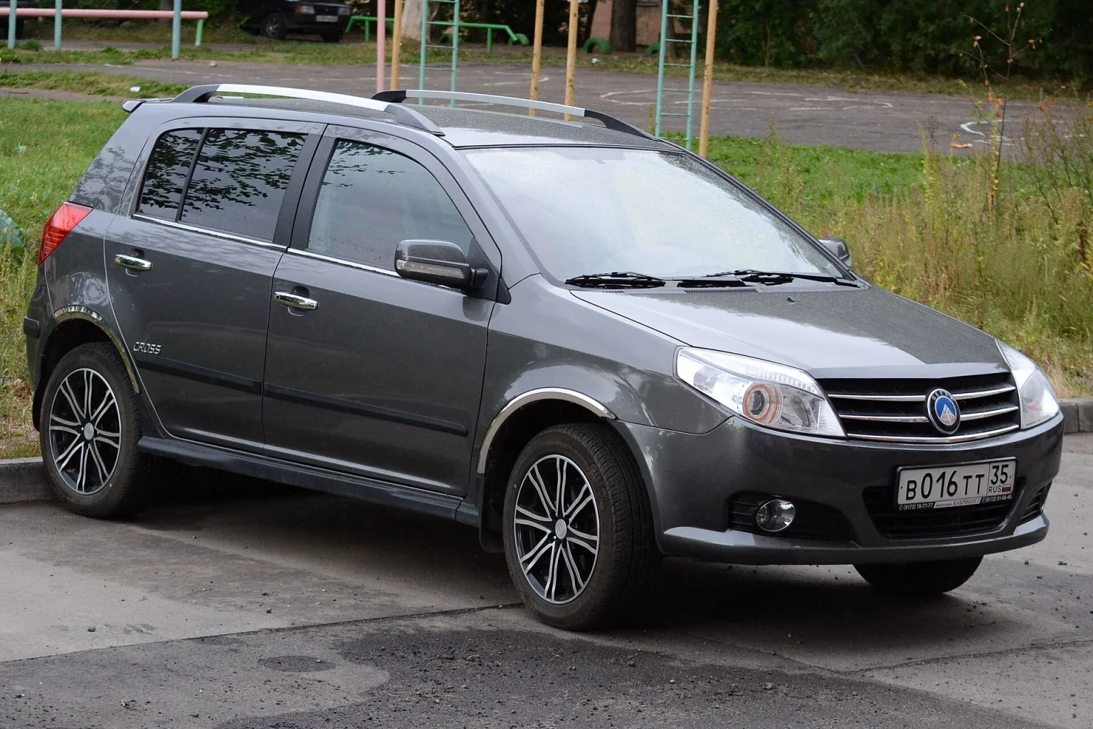 Geely MK Cross parked on the street