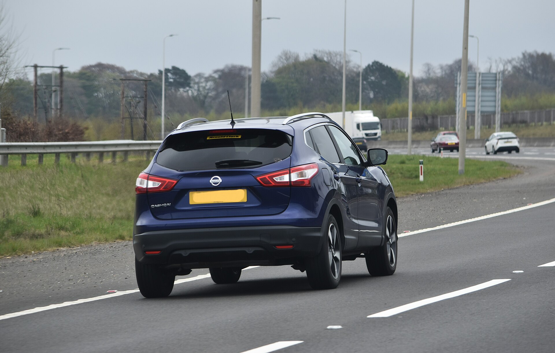 Nissan Qashqai 1.2 DIG-T second generation, front three-quarter view