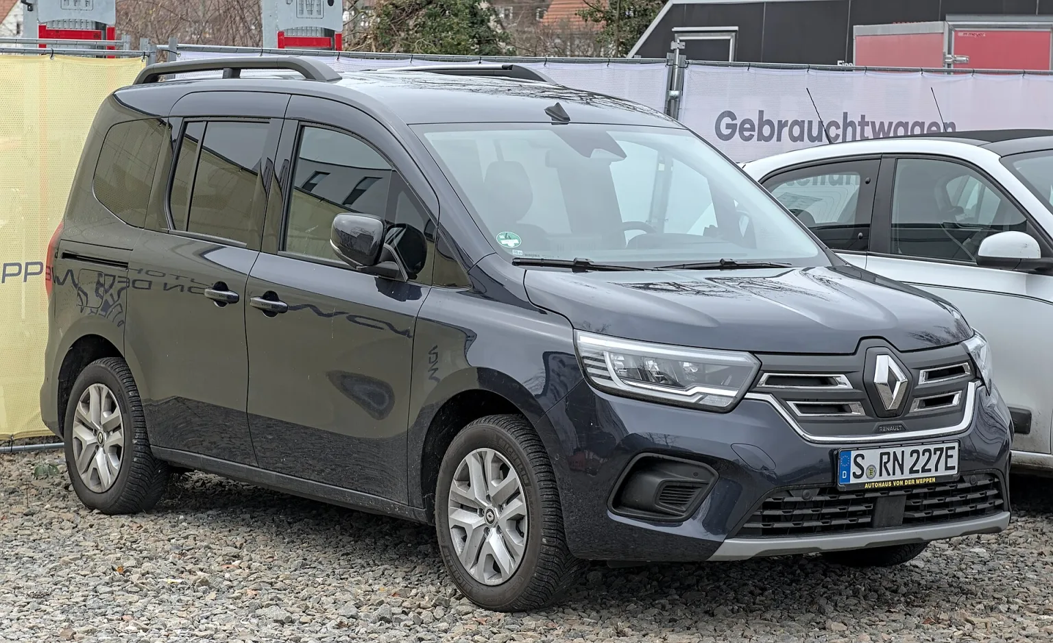 Renault Kangoo E-Tech (current generation) in a studio setting