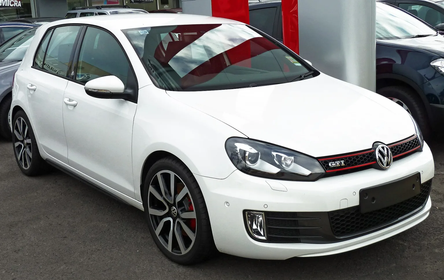 2011 Volkswagen Golf GTI Adidas 5-door hatchback